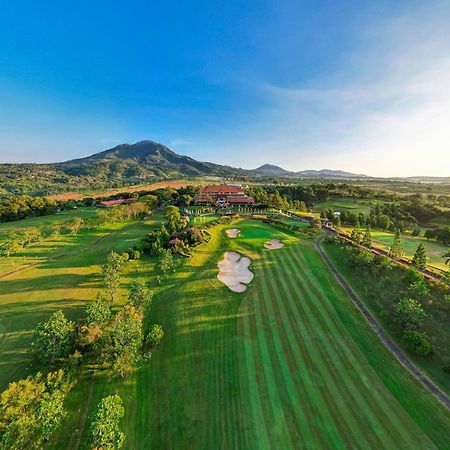 Jatinangor National Golf & Resort Eksteriør billede