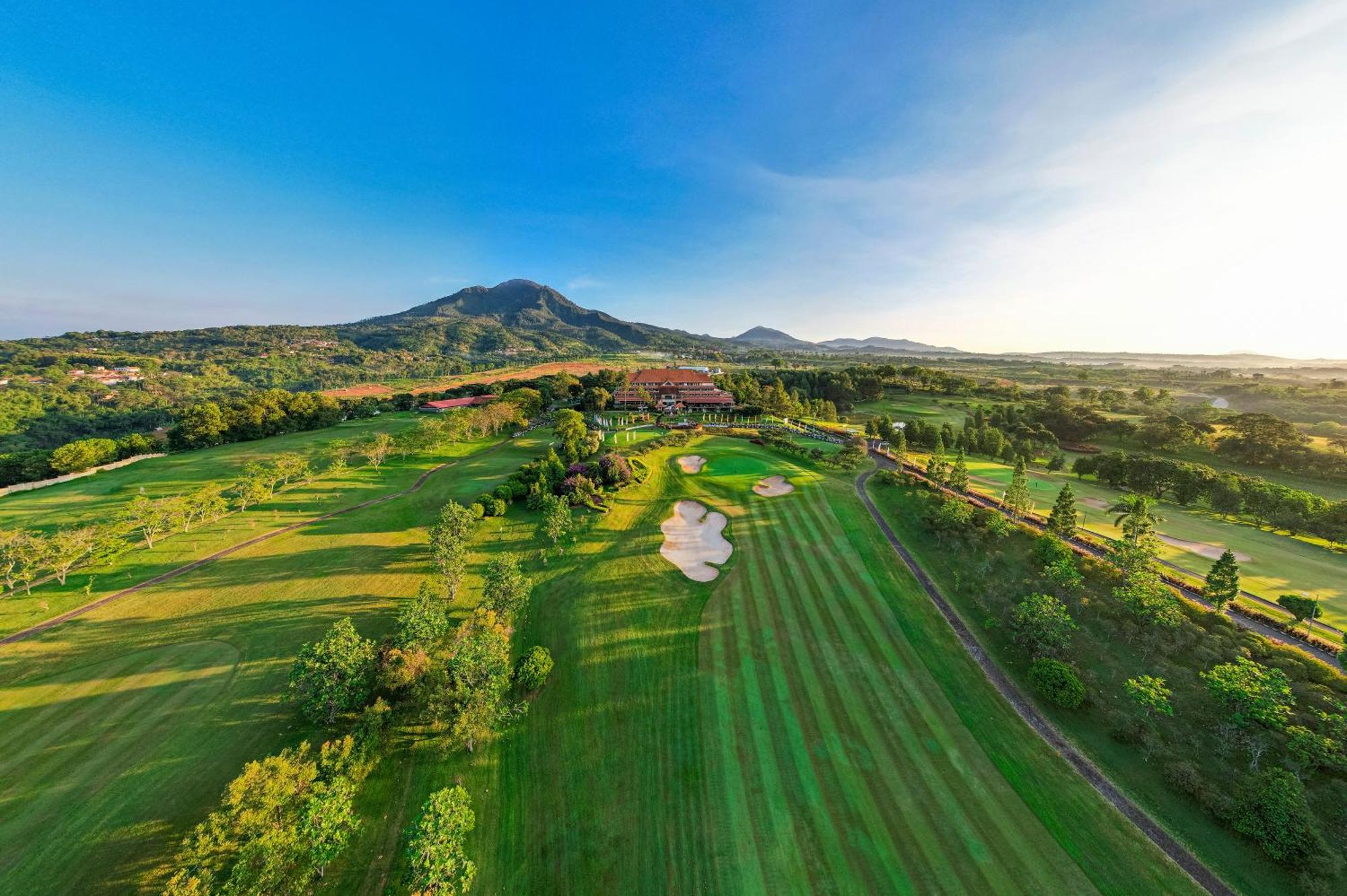 Jatinangor National Golf & Resort Eksteriør billede