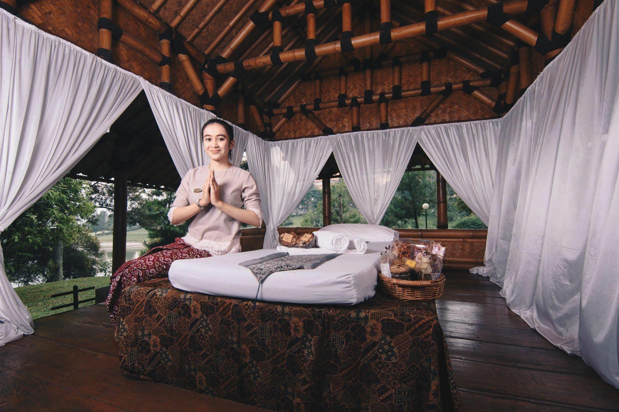 Jatinangor National Golf & Resort Eksteriør billede